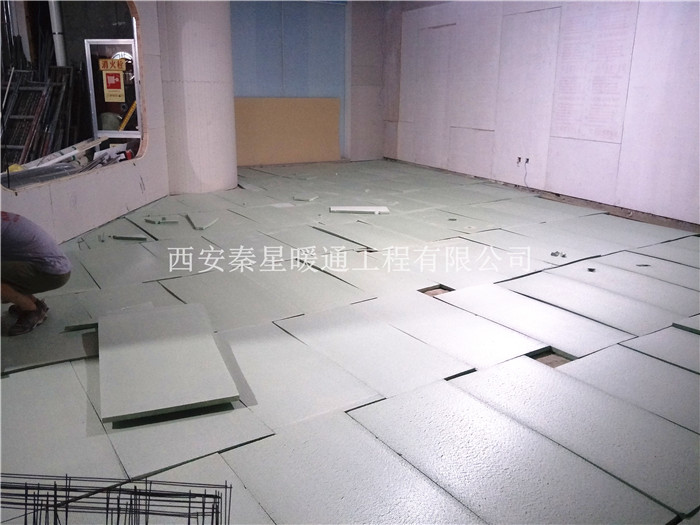 电地暖保温板铺设