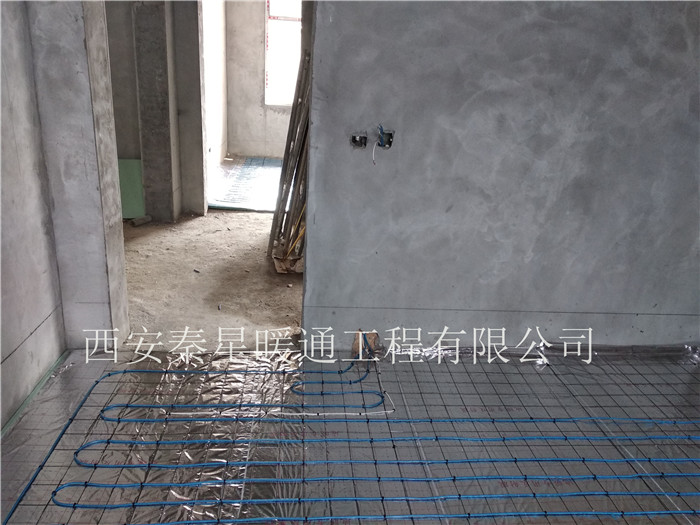 电地暖温控器位置预留