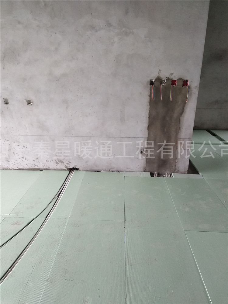 电地暖保温板安装